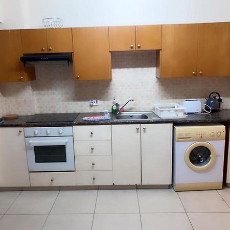 Larnaca Beach Apartment ภายนอก รูปภาพ