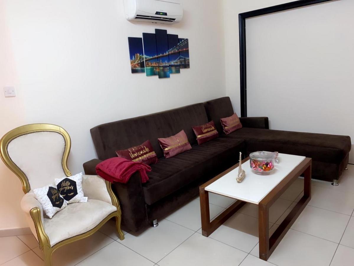 Larnaca Beach Apartment ภายนอก รูปภาพ