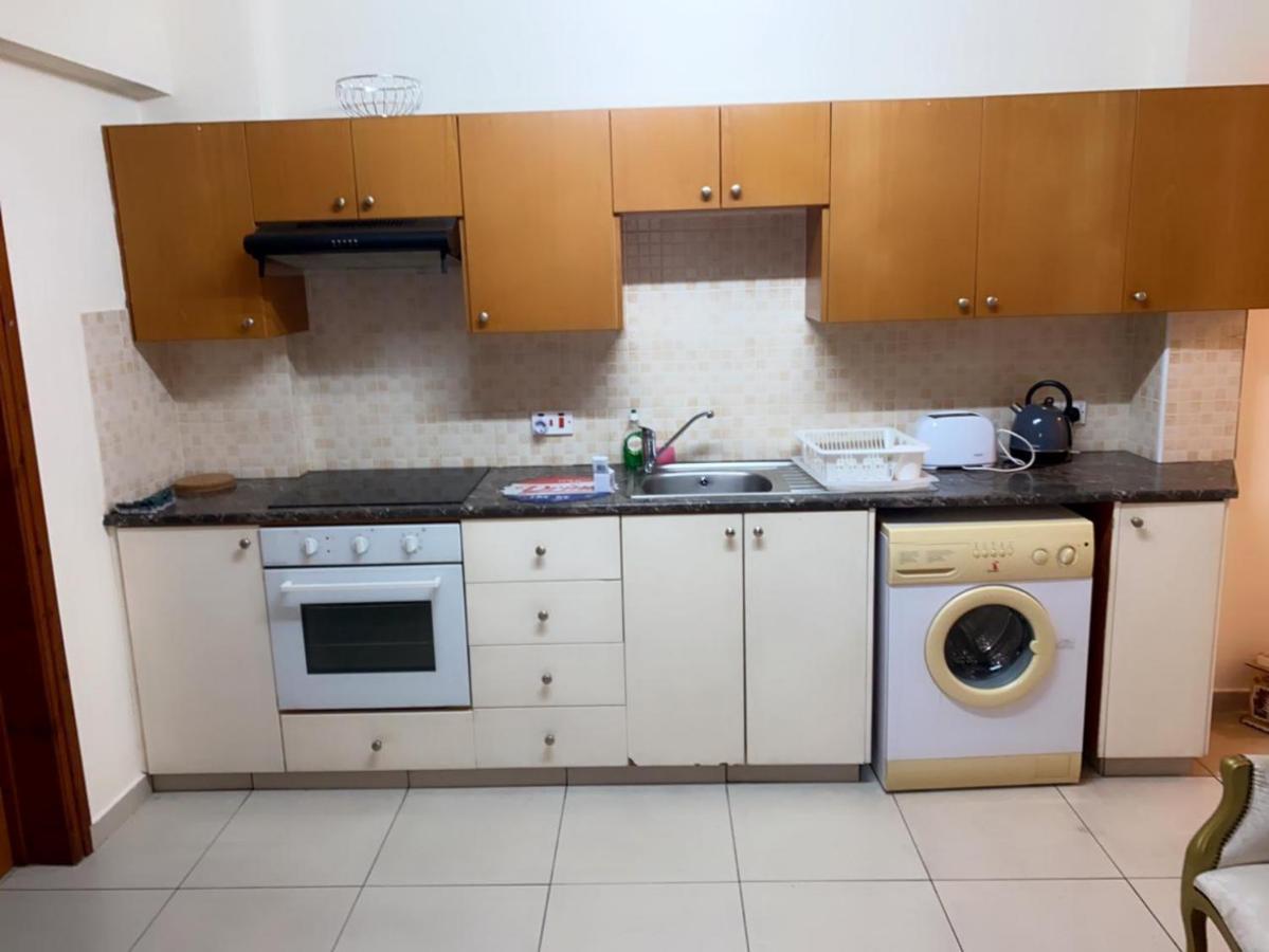 Larnaca Beach Apartment ภายนอก รูปภาพ