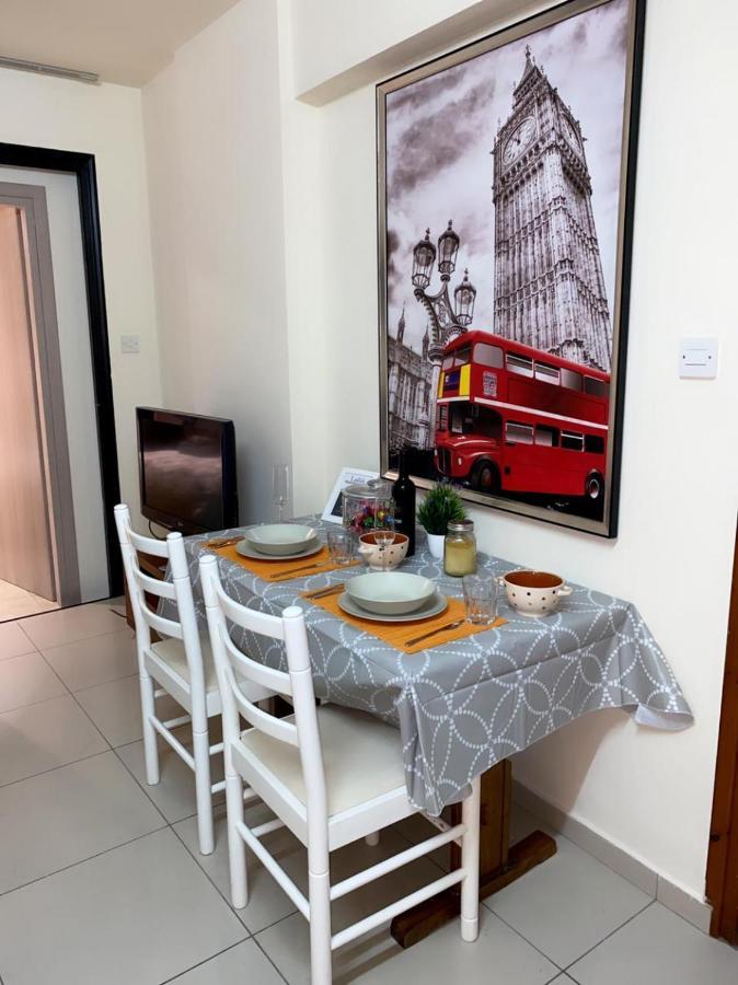 Larnaca Beach Apartment ภายนอก รูปภาพ